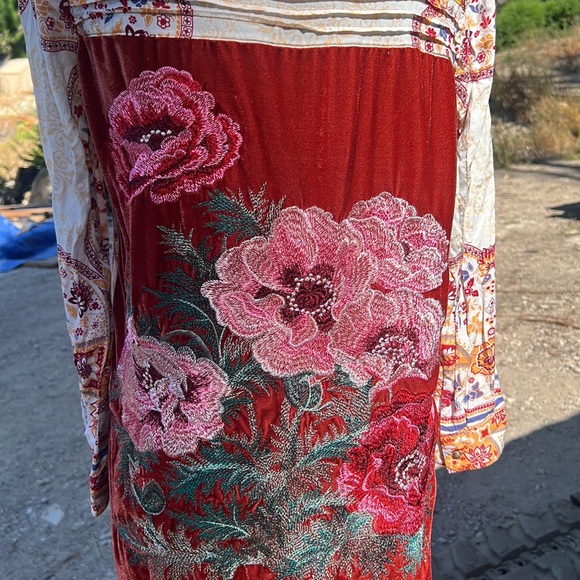 Aratta NWOT Silent Journey Burned Tulip velvet and silk embroidered tunic size S - Picture 3 of 14
